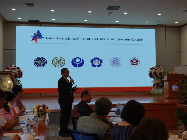 Delegates from the “New South Bound Policy” Project and TEA visited several leading universities located in the capital city of Vietnam, Hanoi, including, Vietnam National University, VNU University of Language and International Studies, Hanoi National University of Education, University of Economics and Business, University of Social Sciences and Humanities, and Foreign Trade University. All participants of the meeting engaged in a heated discussion on future cooperation.