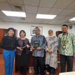 20241203印尼教育大學Dean Rudi 來訪暨贈書-1